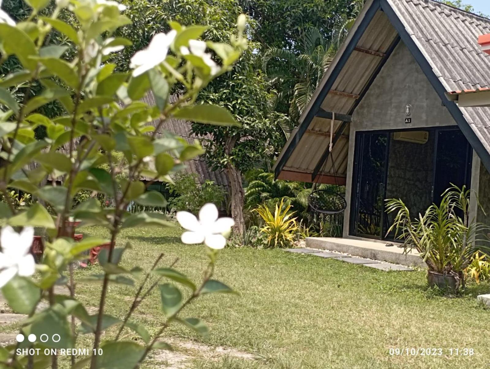 Cashewnut Tree Resort Koh Lanta Exterior photo